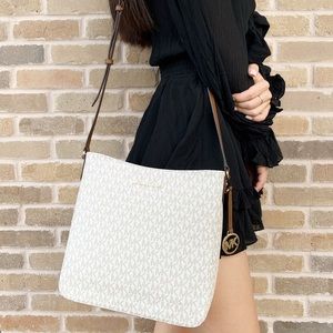 👜💕-NWT Michael Kors Large Messenger Camera Bag